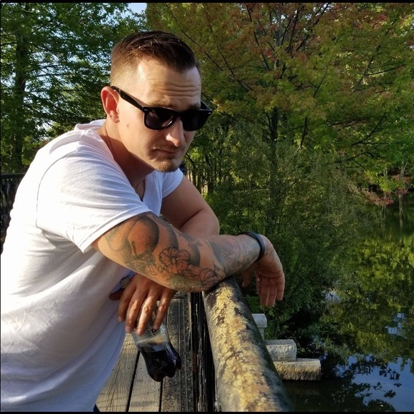 Meet your Posher, Matt - Picture 2 of 8